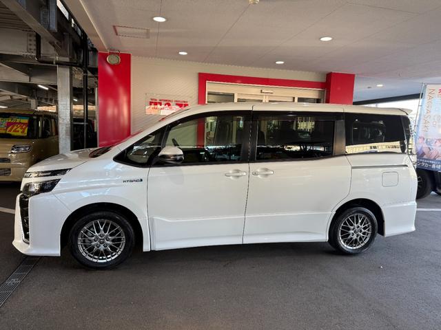 ヴォクシー ハイブリッドＺＳ　スマートキー　１１インチナビ　フルセグ　ＣＤ　ＤＶＤ　バックカメラ　フリップダウンモニター　ＬＥＤライト　フォグランプ　ＥＴＣ　両側パワースライド　シートヒーター　１６インチＡＷ（26枚目）