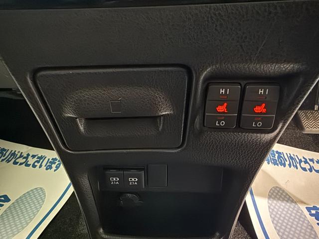 ヴォクシー ハイブリッドＺＳ　スマートキー　１１インチナビ　フルセグ　ＣＤ　ＤＶＤ　バックカメラ　フリップダウンモニター　ＬＥＤライト　フォグランプ　ＥＴＣ　両側パワースライド　シートヒーター　１６インチＡＷ（29枚目）