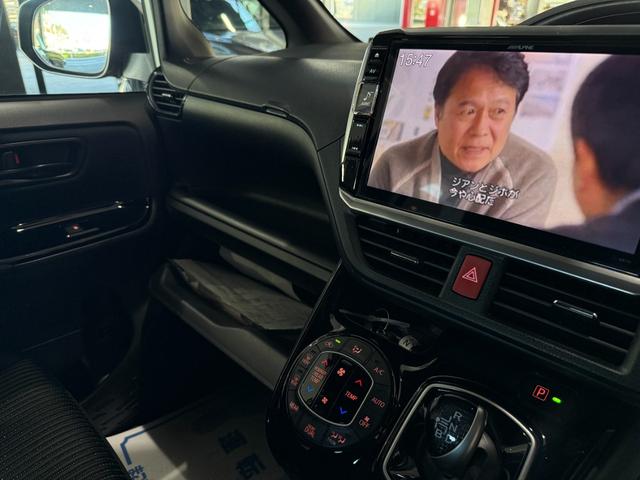 ヴォクシー ハイブリッドＺＳ　スマートキー　１１インチナビ　フルセグ　ＣＤ　ＤＶＤ　バックカメラ　フリップダウンモニター　ＬＥＤライト　フォグランプ　ＥＴＣ　両側パワースライド　シートヒーター　１６インチＡＷ（31枚目）
