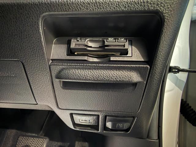 ヴォクシー ハイブリッドＺＳ　スマートキー　１１インチナビ　フルセグ　ＣＤ　ＤＶＤ　バックカメラ　フリップダウンモニター　ＬＥＤライト　フォグランプ　ＥＴＣ　両側パワースライド　シートヒーター　１６インチＡＷ（34枚目）