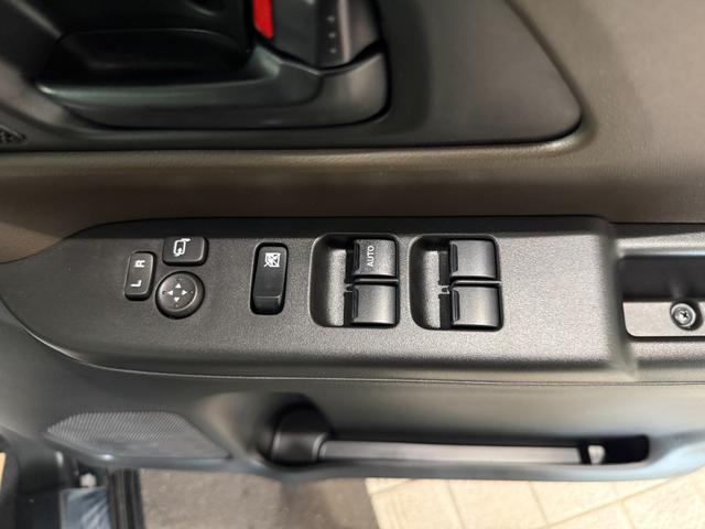 スペーシア スマートキー 8インチナビ フルセグ CD DVD LEDライト 両側パワースライド シートヒーター オットマン セーフティサポート(8枚目)