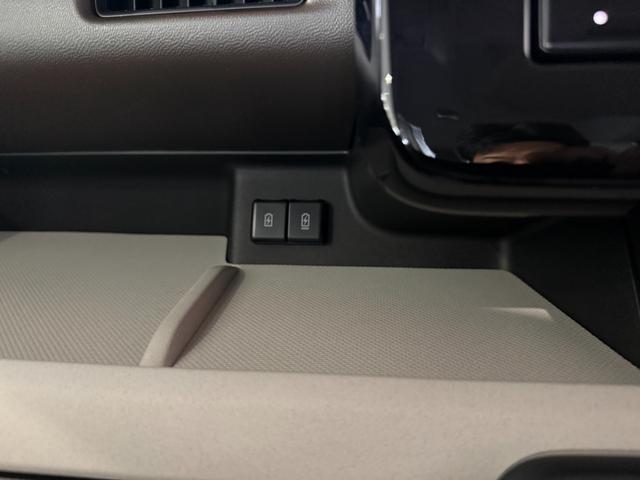 スペーシア スマートキー 8インチナビ フルセグ CD DVD LEDライト 両側パワースライド シートヒーター オットマン セーフティサポート(19枚目)