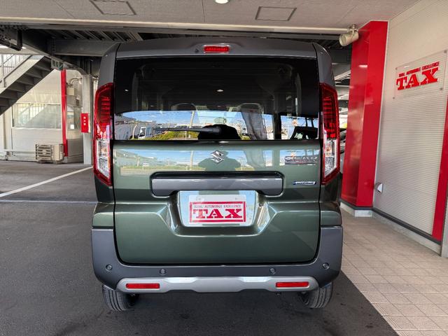 スペーシアギア ハイブリッドＸＺ　スマートキー　８インチナビ　フルセグ　ＣＤ　ＤＶＤ　ＬＥＤライト　フォグランプ　シートヒーター　ステアリングヒーター　オットマン　両側パワースライド　ヘッドアップディスプレイ　ルーフレール（6枚目）