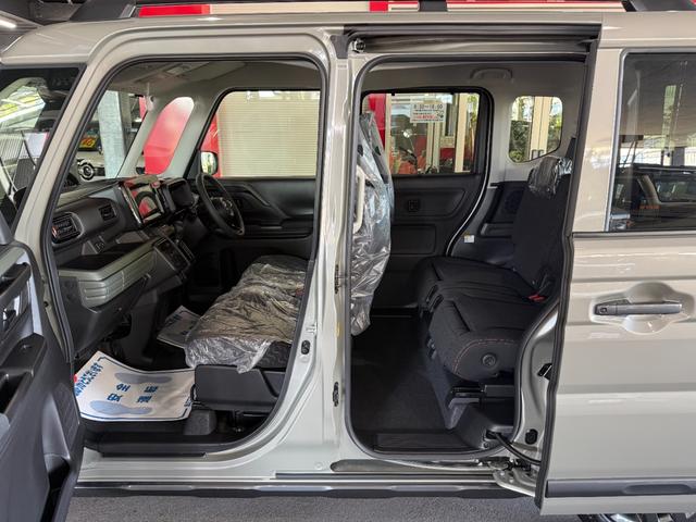 スペーシアギア ハイブリッドXZ スマートキー 8インチナビ フルセグ CD DVD LEDライト フォグランプ オットマン シートヒーター ステアリングヒーター 両側パワースライド ヘッドアップディスプレイ セーフティサポート(4枚目)