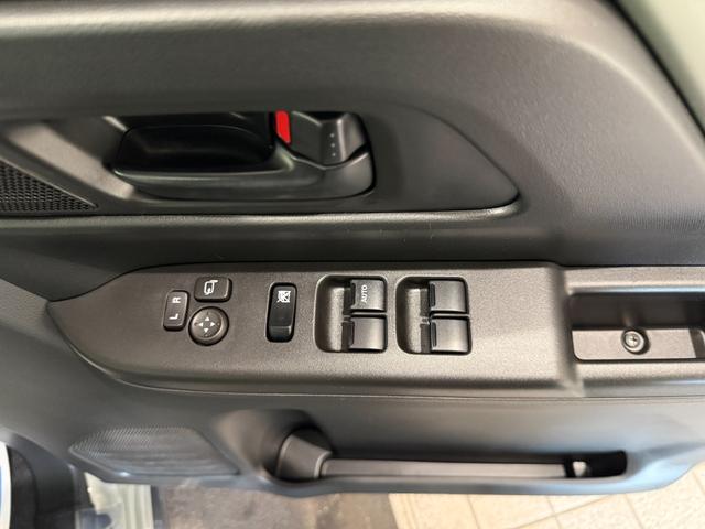 スペーシアギア ハイブリッドXZ スマートキー 8インチナビ フルセグ CD DVD LEDライト フォグランプ オットマン シートヒーター ステアリングヒーター 両側パワースライド ヘッドアップディスプレイ セーフティサポート(10枚目)