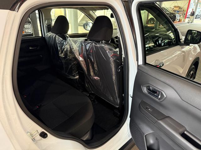 ライズ Ｚ　スマートキー　９インチＤオーディオ　フルセグ　ＢＴ　ＵＳＢ　ＨＤＭＩ　パノラマビューモニター　ＬＥＤライト　フォグランプ　シートヒーター　１７インチＡＷ（15枚目）