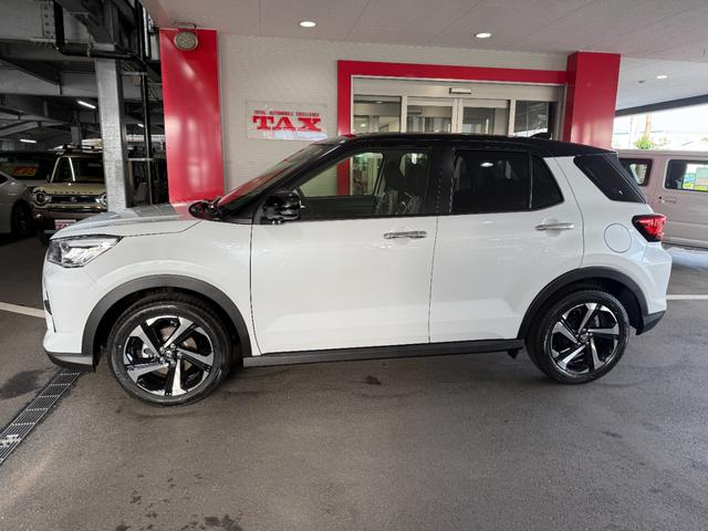 ライズ Ｚ　スマートキー　９インチＤオーディオ　フルセグ　ＢＴ　ＵＳＢ　ＨＤＭＩ　パノラマビューモニター　ＬＥＤライト　フォグランプ　シートヒーター　１７インチＡＷ（18枚目）