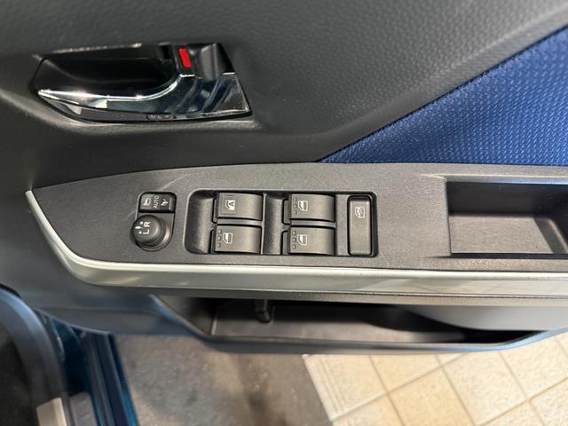 ルーミー カスタムG S ワンオーナー スマートキー メモリーナビ フルセグ CD DVD バックカメラ ETC LEDライト フォグランプ 両側パワースライド 14インチAW(12枚目)