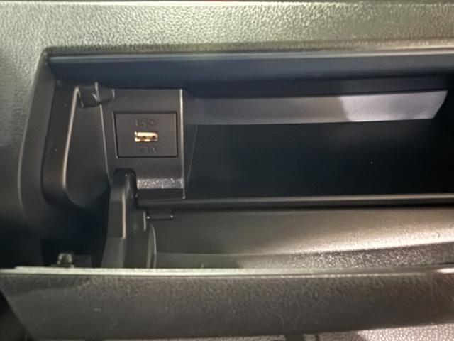 タント カスタムＲＳリミテッド　スマートキー　８インチナビ　フルセグ　ＣＤ　ＤＶＤ　バックカメラ　ＬＥＤライト　フォグランプ　シートヒーター　ＥＴＣ　両側パワースライド　１５インチＡＷ（3枚目）