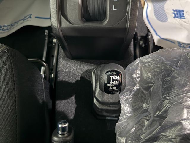 ジムニーシエラ ＪＣ　スマートキー　９インチナビ　フルセグ　ＣＤ　ＤＶＤ　ＬＥＤライト　フォグランプ　シートヒーター　セーフティサポート　１５インチＡＷ（4枚目）