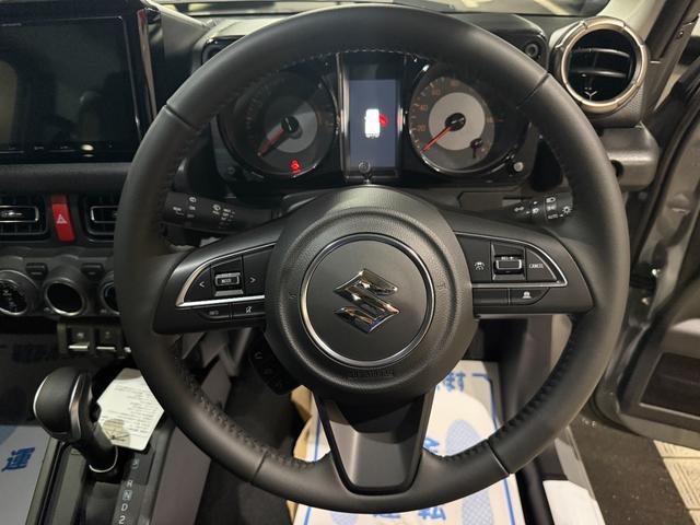 ジムニー ＸＣ　スマートキー　９インチナビ　フルセグ　ＣＤ　ＤＶＤ　ＬＥＤライト　フォグランプ　シートヒーター　セーフティサポート　１６インチＡＷ（6枚目）