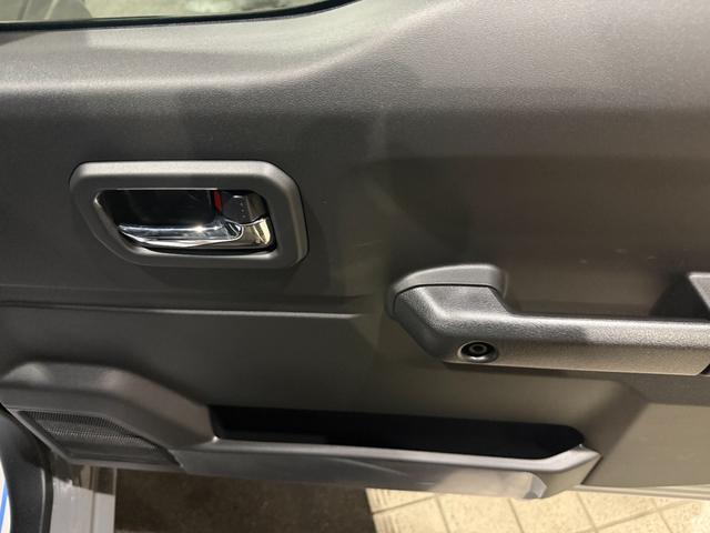 ジムニー ＸＣ　スマートキー　９インチナビ　フルセグ　ＣＤ　ＤＶＤ　ＬＥＤライト　フォグランプ　シートヒーター　セーフティサポート　１６インチＡＷ（13枚目）