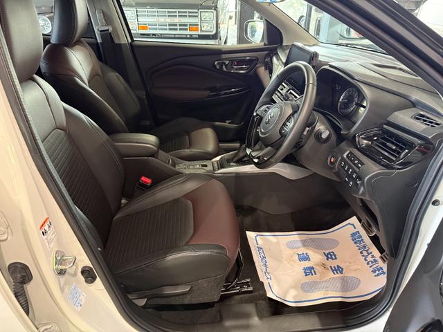 フロンクス ベースグレード　スマートキー　９インチＤオーディオ　ＢＴ　ＵＳＢ　全方位モニター　ＬＥＤライト　シートヒーター　ワイヤレス充電　ハーフレザーシート　セーフティサポート　１６インチＡＷ（9枚目）