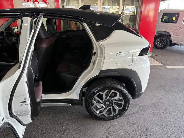 フロンクス ベースグレード　スマートキー　９インチＤオーディオ　ＢＴ　ＵＳＢ　全方位モニター　ＬＥＤライト　シートヒーター　ワイヤレス充電　ハーフレザーシート　セーフティサポート　１６インチＡＷ（12枚目）