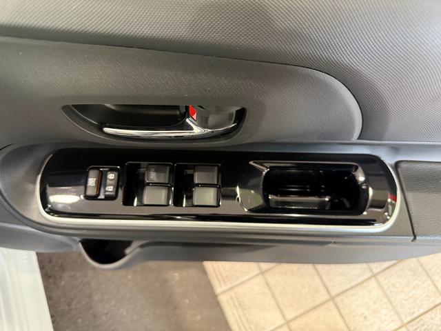 アクア Ｇソフトレザーセレクション　スマートキー　メモリーナビ　ワンセグ　ＣＤ　ＢＴ　バックカメラ　ＥＴＣ　ドラレコ　レザーシート　フォグランプ　１５インチＡＷ（4枚目）