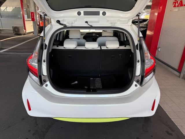 アクア Ｇソフトレザーセレクション　スマートキー　メモリーナビ　ワンセグ　ＣＤ　ＢＴ　バックカメラ　ＥＴＣ　ドラレコ　レザーシート　フォグランプ　１５インチＡＷ（7枚目）