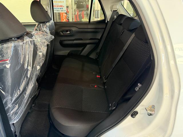 ライズ Ｚ　９インチナビ　フルセグ　パノラマビューモニター　ＬＥＤライト　フォグランプ　シートヒーター　スマートキー　１７インチＡＷ（5枚目）