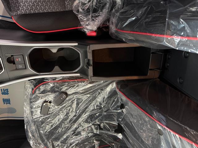 ライズ Ｚ　９インチナビ　フルセグ　パノラマビューモニター　ＬＥＤライト　フォグランプ　シートヒーター　スマートキー　１７インチＡＷ（14枚目）