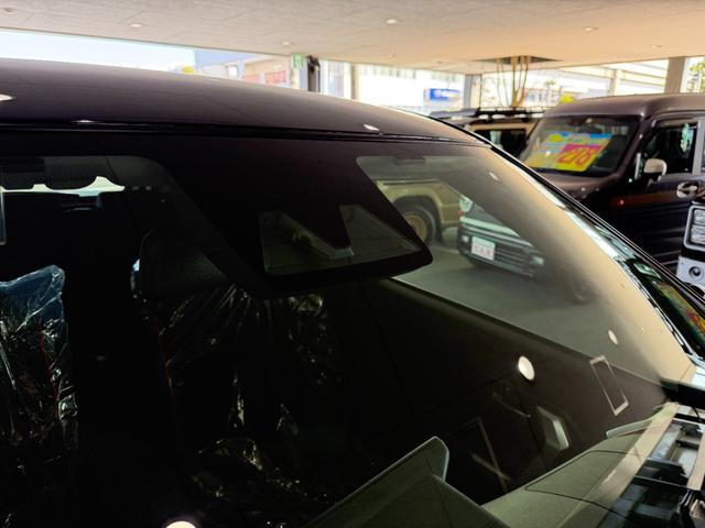 ライズ Ｚ　９インチナビ　フルセグ　パノラマビューモニター　ＬＥＤライト　フォグランプ　シートヒーター　スマートキー　１７インチＡＷ（19枚目）