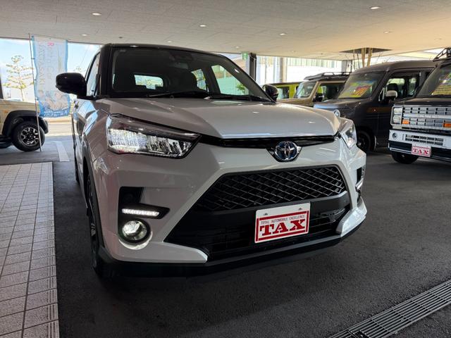 ライズ Ｚ　９インチナビ　フルセグ　パノラマビューモニター　ＬＥＤライト　フォグランプ　シートヒーター　スマートキー　１７インチＡＷ（21枚目）