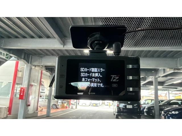 プリウス Ｓ　ナビ　バックカメラ　社外エアロ　ＥＴＣ　ドライブレコーダー　ＬＥＤライト　スマートキー　社外１８ＡＷ　クリアランスソナー　レーダークルーズコントロール　ＡＣ１００Ｖ電源（14枚目）