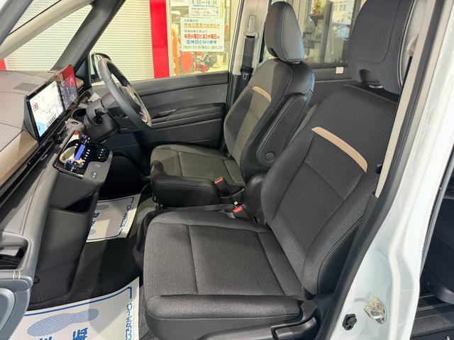セレナ ｅ－パワー　ハイウェイスターＶ　１２．３インチ日産コネクトナビ　フルセグ　アラウンドビューモニター　インテリジェントミラー　プロパイロット　両側パワースライド　ドラレコ前後　ＬＥＤライト　ＥＴＣ２．０　スマートキー　１６インチＡＷ（5枚目）