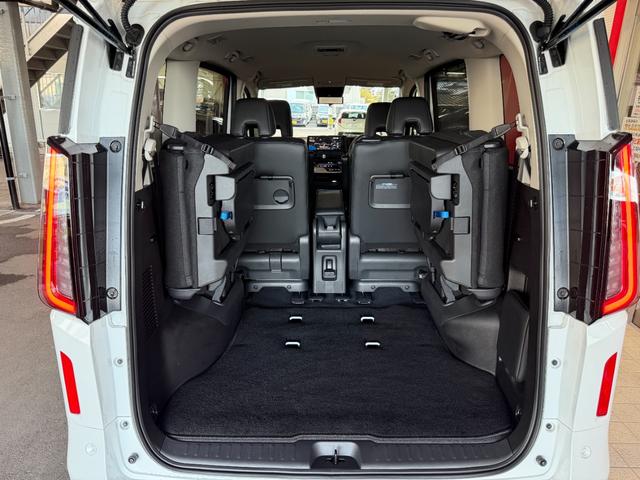 セレナ ｅ－パワー　ハイウェイスターＶ　１２．３インチ日産コネクトナビ　フルセグ　アラウンドビューモニター　インテリジェントミラー　プロパイロット　両側パワースライド　ドラレコ前後　ＬＥＤライト　ＥＴＣ２．０　スマートキー　１６インチＡＷ（28枚目）