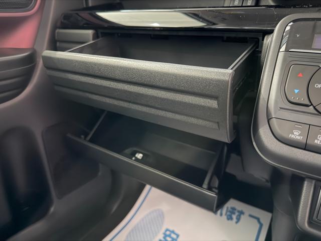 スペーシアカスタム ハイブリッドＸＳターボ　９インチナビ　フルセグ　全方位モニター　両側パワースライド　シートヒーター　ステアヒーター　オットマン　ＨＵＤ　ＬＥＤライト　ＬＥＤフォグ　クリアランスソナー　スマートキー　１５インチＡＷ（16枚目）