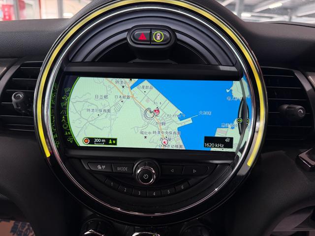 ＭＩＮＩ クーパーＳ　コンバーチブル　ナビ　本革シート　シートヒーター　ＥＴＣ　ＬＥＤ　クリアランスソナー　スマートキー　１８インチＡＷ　アダプティブクルーズ（11枚目）