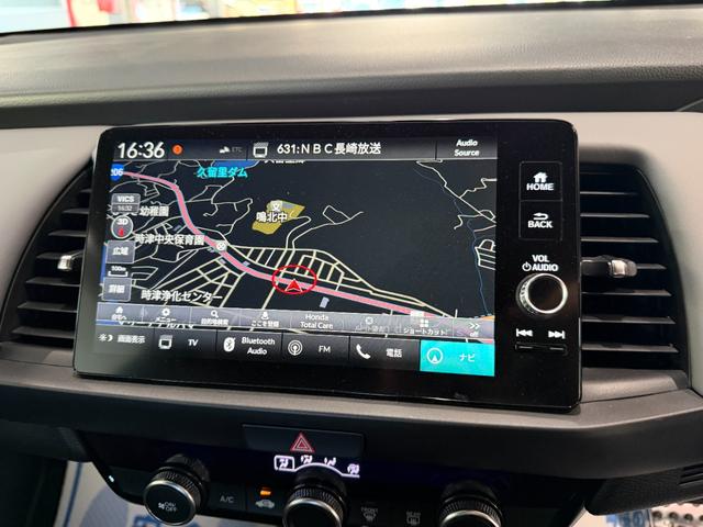 フィット ｅ：ＨＥＶ　ＲＳ　９インチナビ　フルセグ　バックカメラ　ＥＴＣ　ドラレコ前後　ＬＥＤ　スマートキー　ハーフレザーシート　１６インチＡＷ　ホンダセンシング（11枚目）