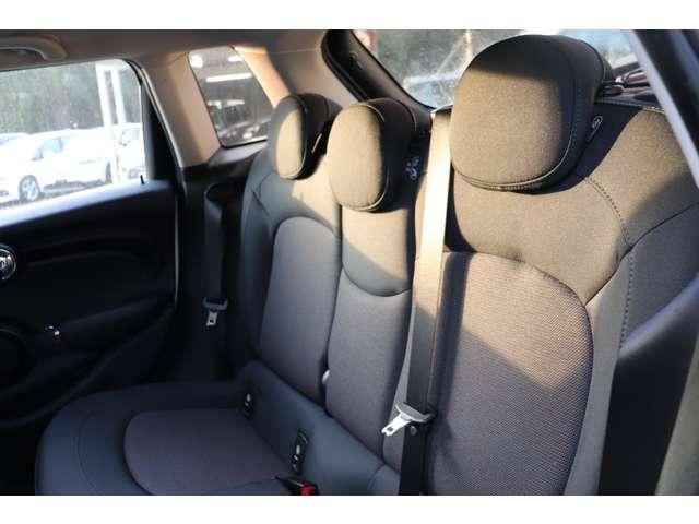 クーパーD 純正ナビ バックカメラ Bluetooth MINIエキサイトメントパッケージ ライトパッケージ ストレージコンパートメントパッケージ レインセンサー 本革巻ステアリング(16枚目)