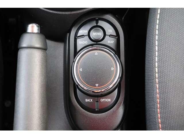 クーパーD 純正ナビ バックカメラ Bluetooth MINIエキサイトメントパッケージ ライトパッケージ ストレージコンパートメントパッケージ レインセンサー 本革巻ステアリング(28枚目)