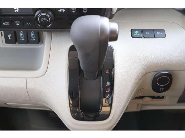 G・Lホンダセンシング ディスプレイオーディオ・Bluetooth・CD/DVD・ETC・ドラレコ・クルコン・LEDヘッドライト・片側パワースライドドア・電動格納ミラー・プッシュスタート・スマートキー・USBポート(11枚目)