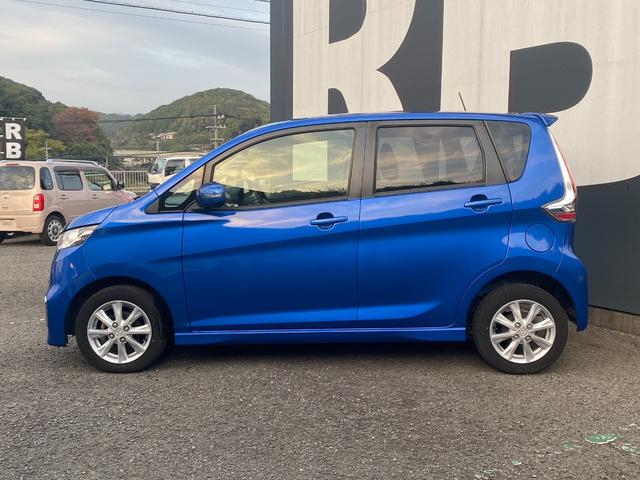 ｅＫカスタム Ｇセーフティパッケージ　オートハイビーム　ｉ－ｓｔｏｐ　Ｂｌｕｅｔｏｏｔｈ　シートヒータ　ＥＴＣ　ナビ　バックカメラ　スマートキー＆プッシュスタート　横滑り防止　オートエアコン　パワーウィンドウ　サイドカメラ　ＡＢＳ（4枚目）