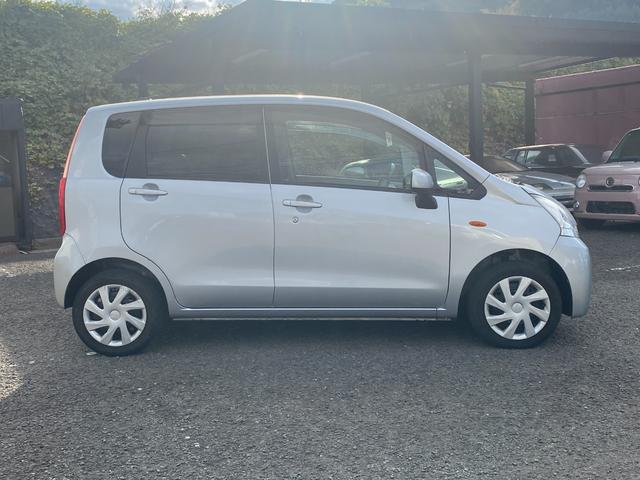 ムーヴ Ｌ　盗難防止アラーム　ＰＳ　ＰＷ　ベンチシートフルフラット　ＡＣ　キーレス付き　運転席助手席エアバック　運転席エアバッグ　フロントベンチシート　衝突安全ボディ　ＡＢＳ（5枚目）