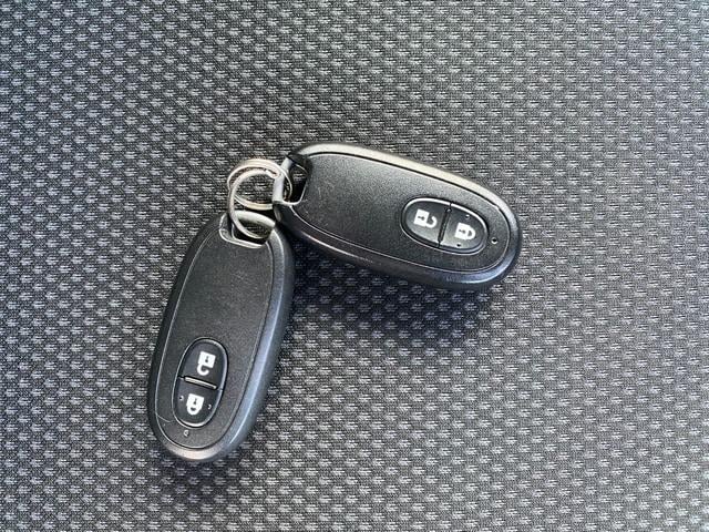 ハスラー Ｘ　ｂｌｕｅｔｏｏｔｈ　ナビ付き　フルオートエアコン　盗難警報装置　Ｂモニター　シートヒーター付　助手席エアバッグ　スマ－トキ－　運転席エアバッグ　横滑り防止システム　キーレスエントリー　ＥＴＣ付　ＡＢＳ（18枚目）