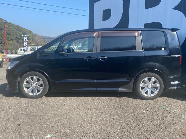 デリカＤ：５ ローデスト　Ｇ　パワーパッケージ　フリップダウンモニター　ダブルエアコン　オートクルーズ　ナビ　スマキー　ＰＳ　ＰＷ　ＡＢＳ　ＥＴＣ　横滑り防止　３列シート　衝突安全ボディ　盗難防止システム　フルフラット　キーレス　エアコン（4枚目）