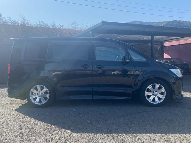 デリカＤ：５ ローデスト　Ｇ　パワーパッケージ　フリップダウンモニター　ダブルエアコン　オートクルーズ　ナビ　スマキー　ＰＳ　ＰＷ　ＡＢＳ　ＥＴＣ　横滑り防止　３列シート　衝突安全ボディ　盗難防止システム　フルフラット　キーレス　エアコン（6枚目）