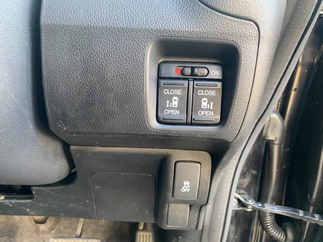 Ｎ－ＢＯＸカスタム Ｇ・ターボパッケージ　全席パワーウインドウ　メモリナビ　運転席エアバック　盗難警報装置　ＡＡＣ　リモコンキー　ブルートゥース　オートクルーズ　パワーステアリング　横滑防止　ＡＢＳ　インテリＫ　ナビゲーション付　ベンチシ－ト（16枚目）