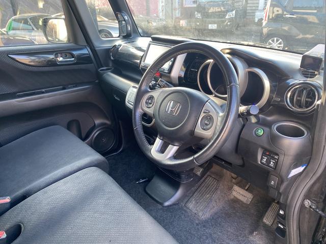 Ｎ－ＢＯＸカスタム Ｇ・ターボパッケージ　全席パワーウインドウ　メモリナビ　運転席エアバック　盗難警報装置　ＡＡＣ　リモコンキー　ブルートゥース　オートクルーズ　パワーステアリング　横滑防止　ＡＢＳ　インテリＫ　ナビゲーション付　ベンチシ－ト（17枚目）