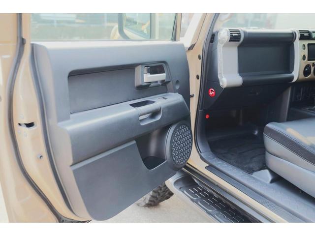 FJクルーザー ベースグレード 新個品タイヤ(BFグッドリッチKO2)5本・新品ホイール(TRD)4本・ルーフラック・JAOSリフトアップ・GOBIルーフラック・社外ナビ(17枚目)