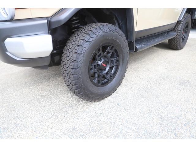 FJクルーザー ベースグレード 新個品タイヤ(BFグッドリッチKO2)5本・新品ホイール(TRD)4本・ルーフラック・JAOSリフトアップ・GOBIルーフラック・社外ナビ(18枚目)