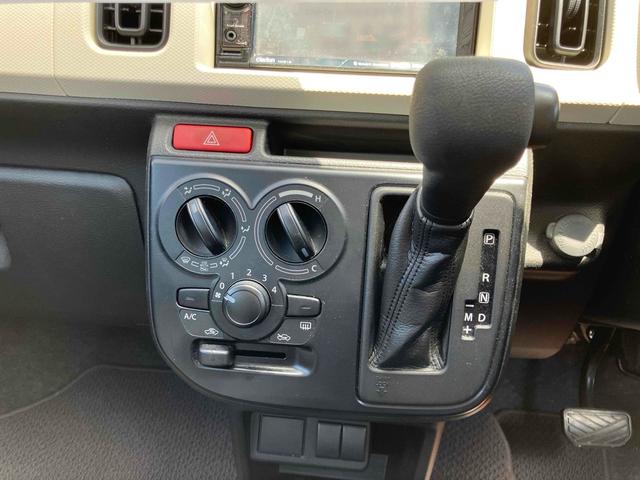 アルト Ｆ　ナビ　ＴＶ　キーレスエントリー　盗難防止システム　ＡＢＳ　ＥＳＣ　ＣＤ　ＤＶＤ再生　ＵＳＢ　Ｂｌｕｅｔｏｏｔｈ　衝突安全ボディ　エアコン　パワーステアリング　パワーウィンドウ　５速オートギヤシフト（7枚目）