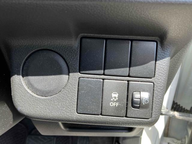 アルト Ｆ　ナビ　ＴＶ　キーレスエントリー　盗難防止システム　ＡＢＳ　ＥＳＣ　ＣＤ　ＤＶＤ再生　ＵＳＢ　Ｂｌｕｅｔｏｏｔｈ　衝突安全ボディ　エアコン　パワーステアリング　パワーウィンドウ　５速オートギヤシフト（9枚目）