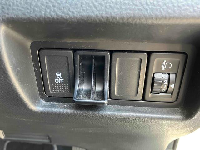 スイフト ＸＧ　スマートキー２個　電動格納ミラー　ＣＶＴ　盗難防止システム　衝突安全ボディ　記録簿　ＡＢＳ　ＥＳＣ　ＣＤ　エアコン　パワーステアリング　パワーウィンドウ（8枚目）