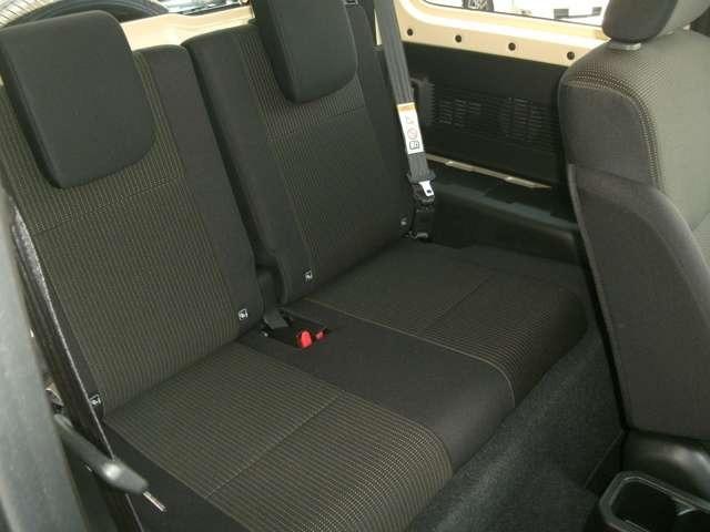 ジムニー ＸＣ　／４ＷＤ／ＡＴ４速／ターボ／衝突被害軽減ブレーキ／車線逸脱警報／アクセル踏み間違い防止／自動ハイビーム／障害物センサー／ＬＥＤライト／両席シートヒーター／スマートキー／ＥＴＣ車載器／純正アルミホイール（12枚目）
