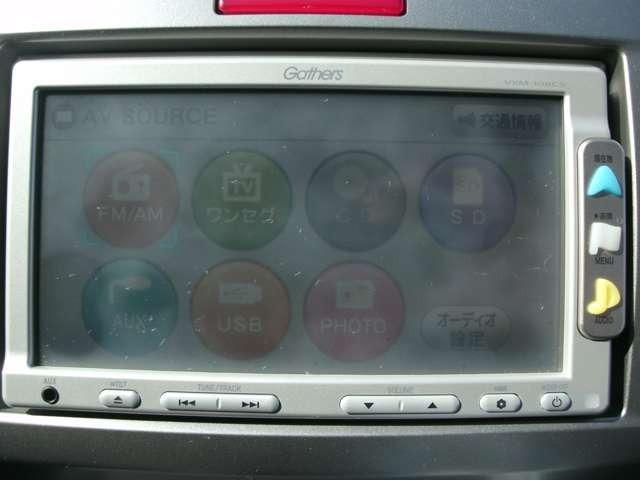 フリードハイブリッド ジャストセレクション　／７人乗り／両側電動スライドドア／スマートキー／メモリーナビ／ワンセグＴＶ／バックカメラ／ＥＴＣ車載器／ＨＩＤライト／純正アルミホイール／走行４．３万ｋｍ（4枚目）