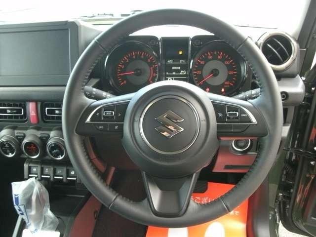 ジムニー ＸＣ　４ＷＤ／スズキセーフティサポート／ＬＥＤヘッドライト／スマートキー／１６インチアルミホイール／運転席・助手席シートヒータ（3枚目）