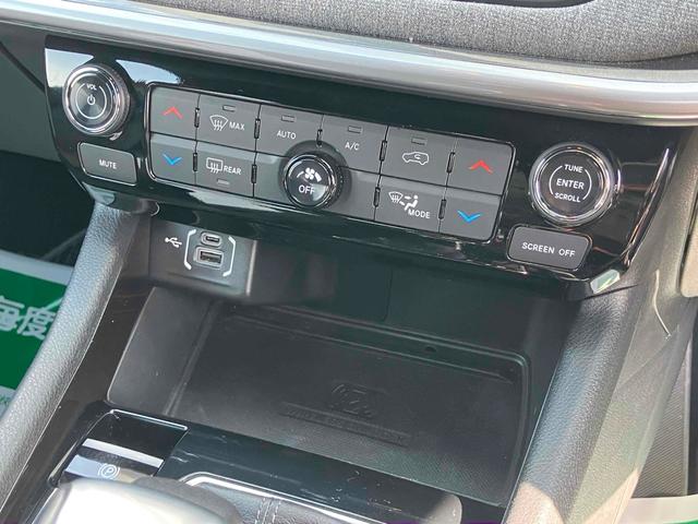 ジープ・コンパス ロンジチュード　ＥＴＣ　バックカメラ　クリアランスソナー　オートクルーズコントロール　レーンアシスト　衝突被害軽減システム　ナビ　ＴＶ　オートライト　ＬＥＤヘッドランプ　ヘッドライトウォッシャー　アルミホイール（7枚目）