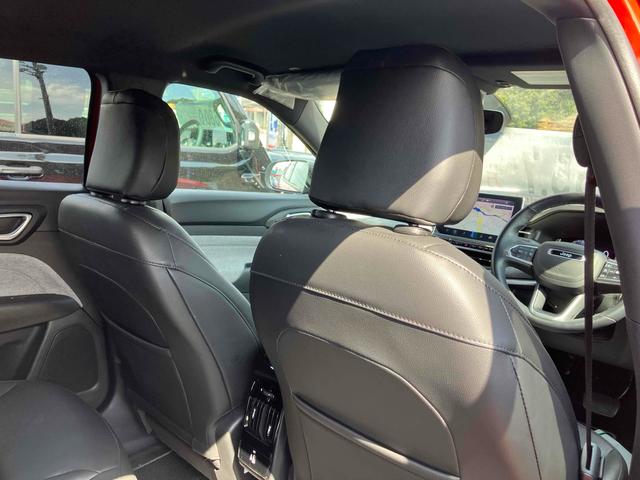 ジープ・コンパス ロンジチュード　ＥＴＣ　バックカメラ　クリアランスソナー　オートクルーズコントロール　レーンアシスト　衝突被害軽減システム　ナビ　ＴＶ　オートライト　ＬＥＤヘッドランプ　ヘッドライトウォッシャー　アルミホイール（52枚目）